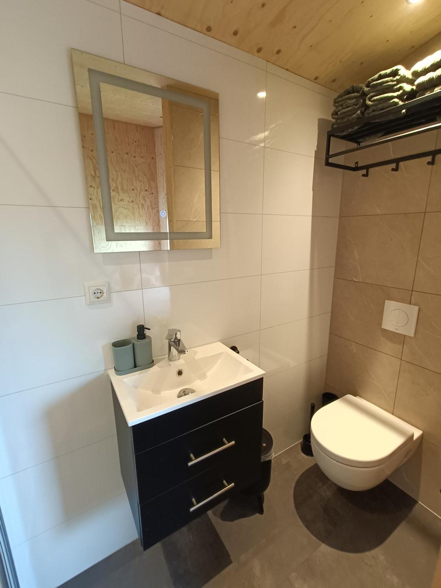 הוילה אלמיר Tiny House La Roze מראה חיצוני תמונה